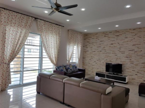 Sitiawan Homestay Entire Semi D home